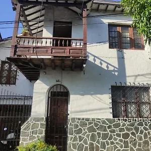 hostal-prado-colonial-medellin.colombiamedellinhotels.com/